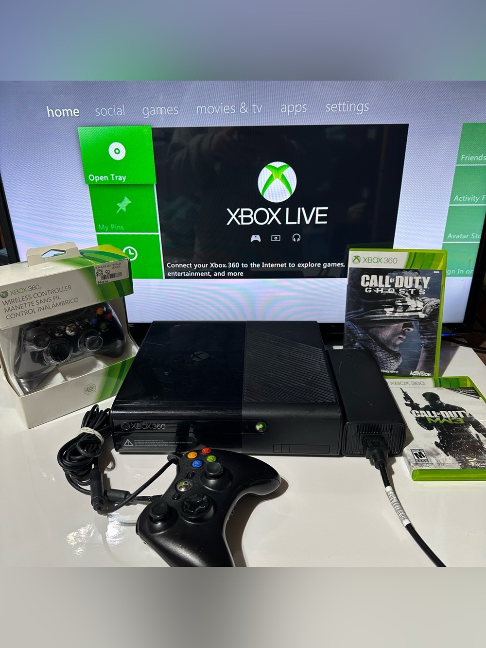Microsoft Xbox 360 E 4GB Console Bundle Model 1538 w/ 2x Controller Cable &Games